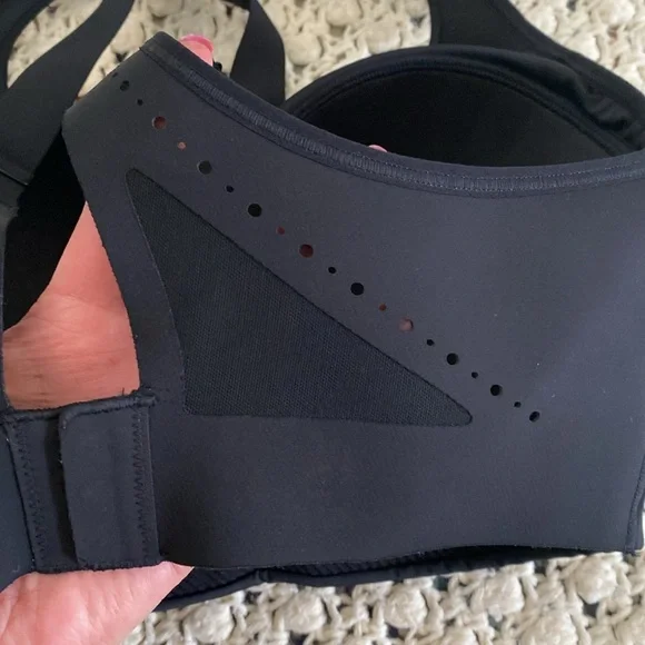 Athleta high impact sports bra black 34DD - Picture 3 of 4